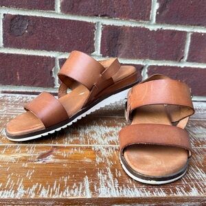 Bertuchi Leather Sandals
